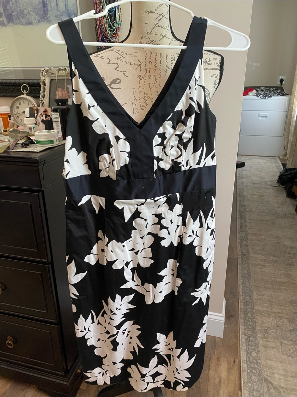 White House Black Market Black & White Floral Midi Dress